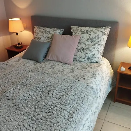 아파트 Beautiful Air-conditioned 10 Mins Away From The Sea *