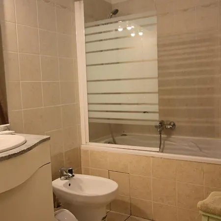 아파트 Beautiful Air-conditioned 10 Mins Away From The Sea